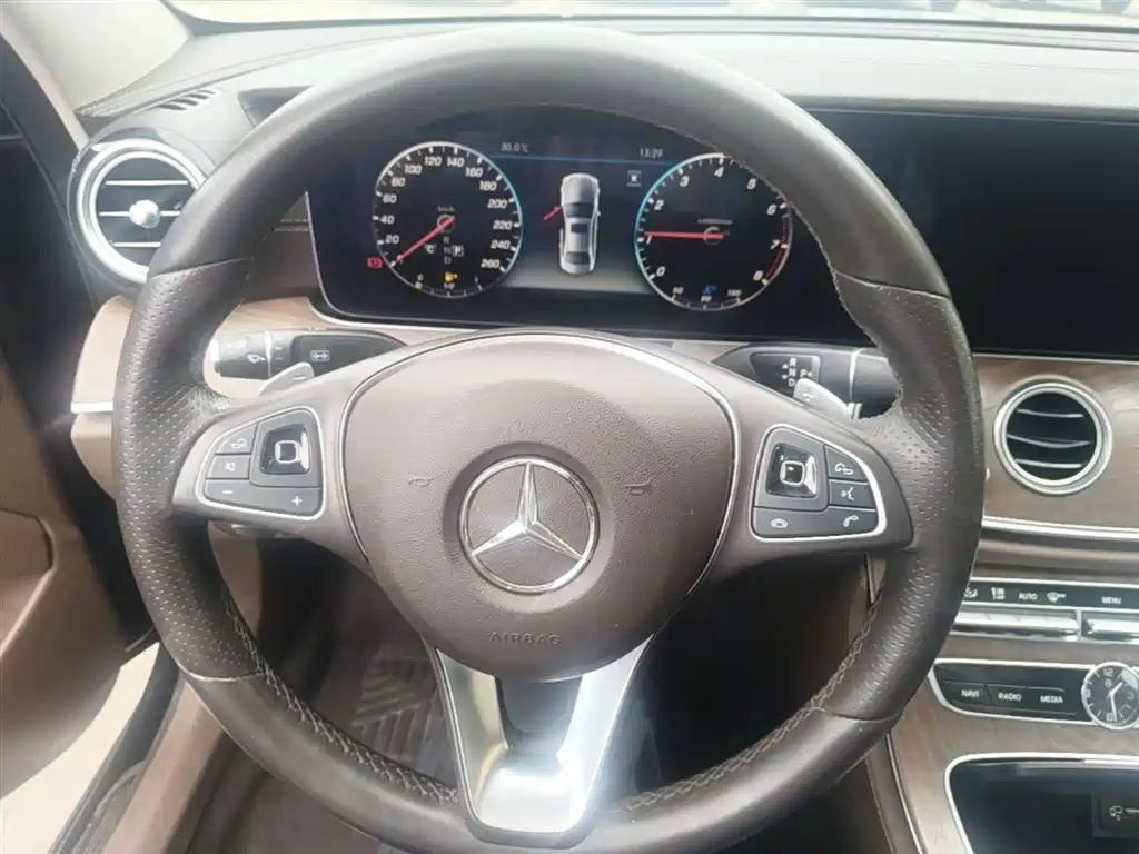 Mercedes-Benz E-Class 2018 Facelift E 200 L фото 11