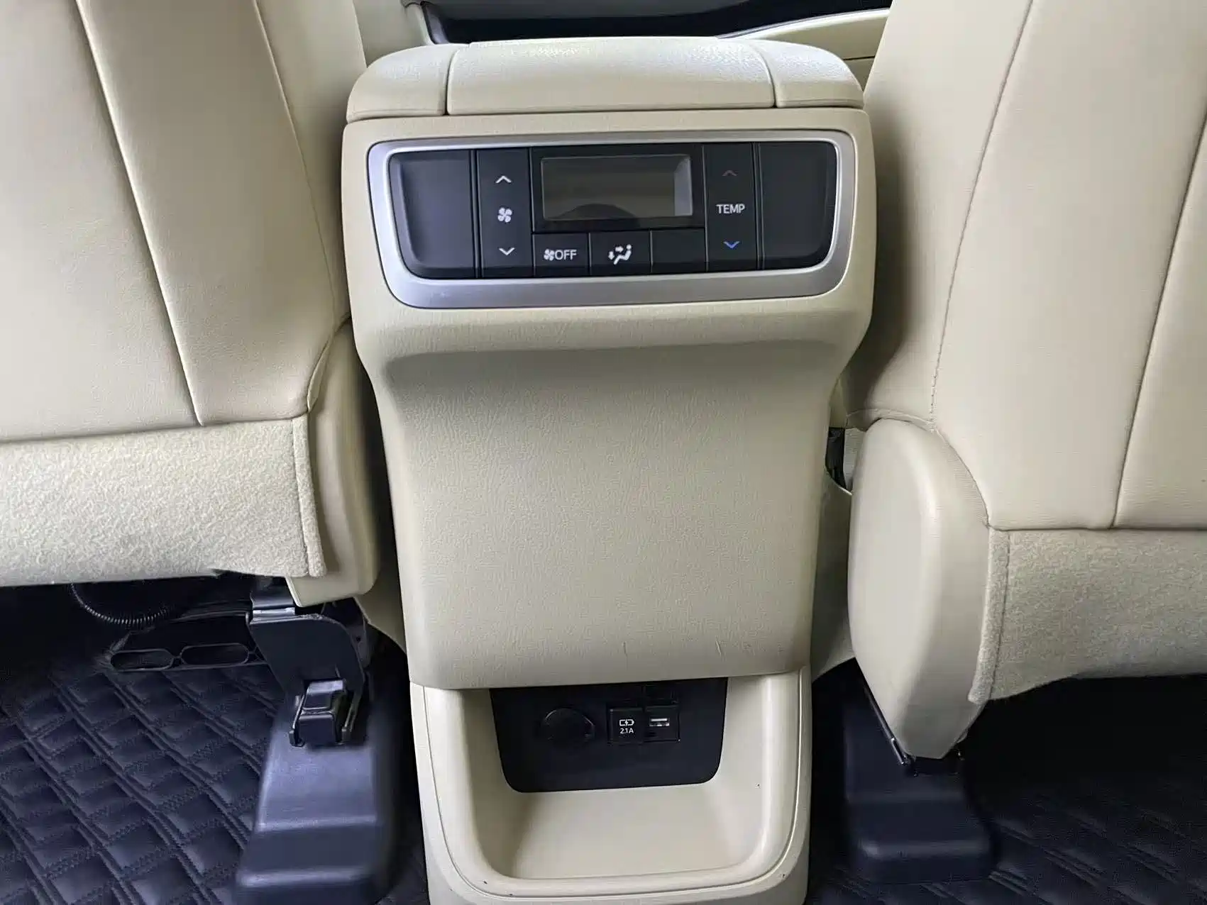 Фото 7 - Toyota Highlander