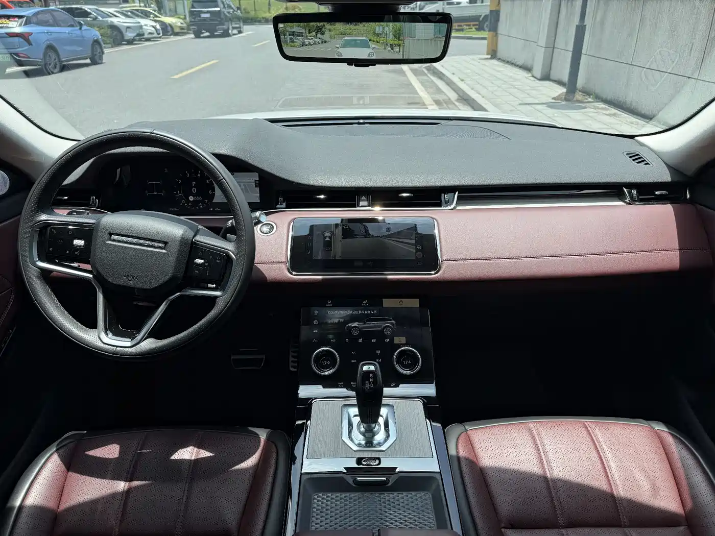 Land Rover Range Rover Evoque 2022 Range Rover Evoque L 249PS R-Dynamic HSE Luxury Edition фото 14