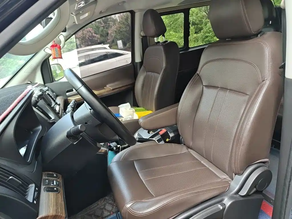 Dongfeng Fengxing Lingzhi PLUS 2021 2021 2.0L Manual Luxury 7-Seater