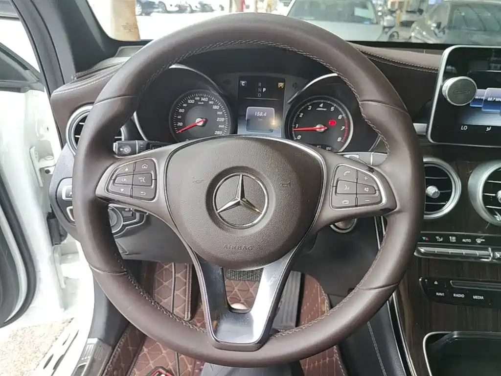 Mercedes-Benz GLC 2017 GLC 260 4MATIC Luxury фото 11