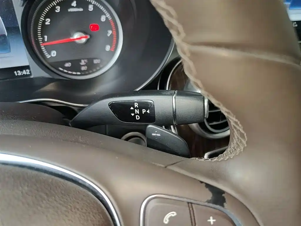 Mercedes-Benz GLC 2017 GLC 260 4MATIC Luxury фото 14