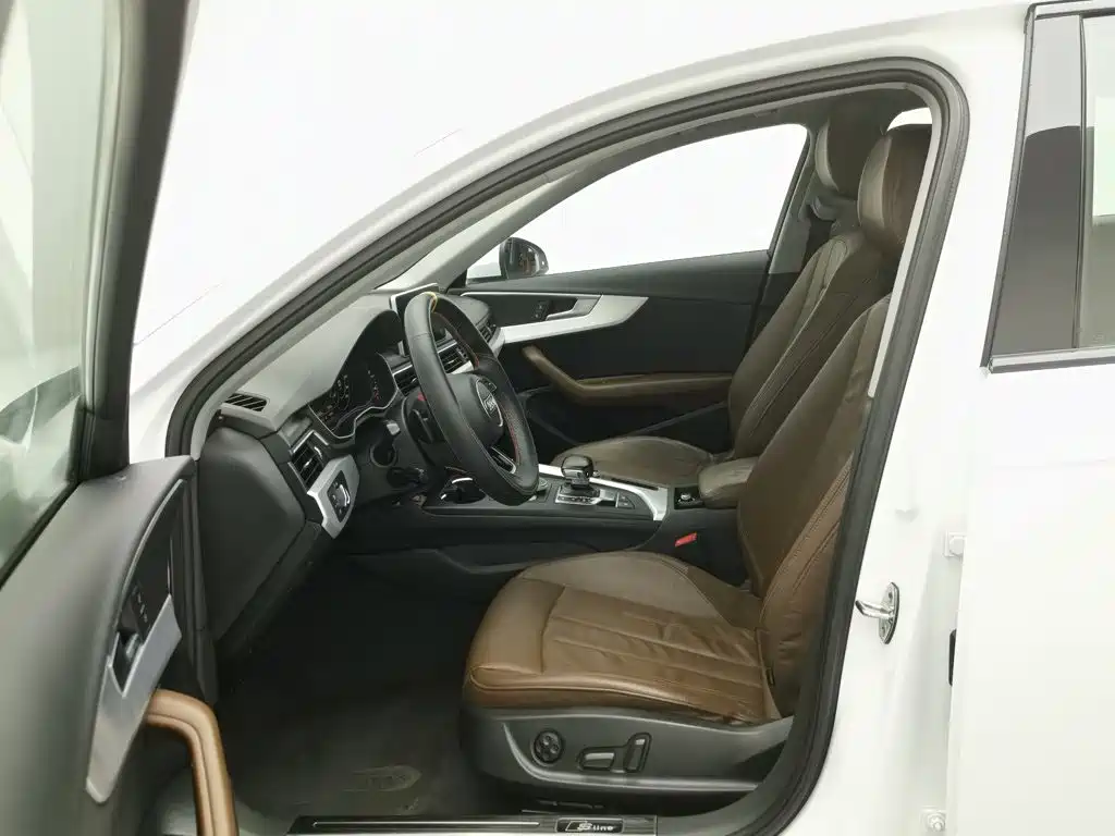 Фото 10 - Audi A4L