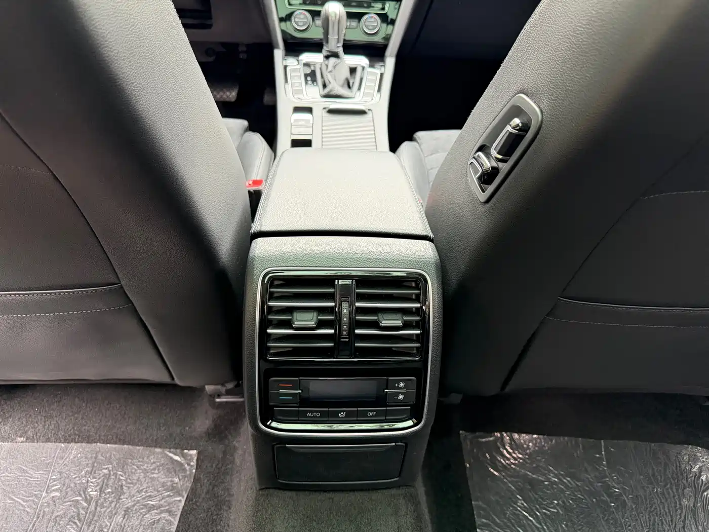 Volkswagen Magotan 2017 330TSI DSG Luxury фото 9