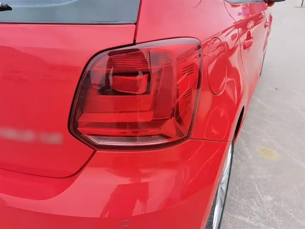 Volkswagen Polo 2014 1.6L Automatic Comfort Edition фото 8
