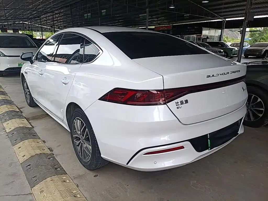BYD Qin PLUS 2021 2021 EV 400KM Luxury Model