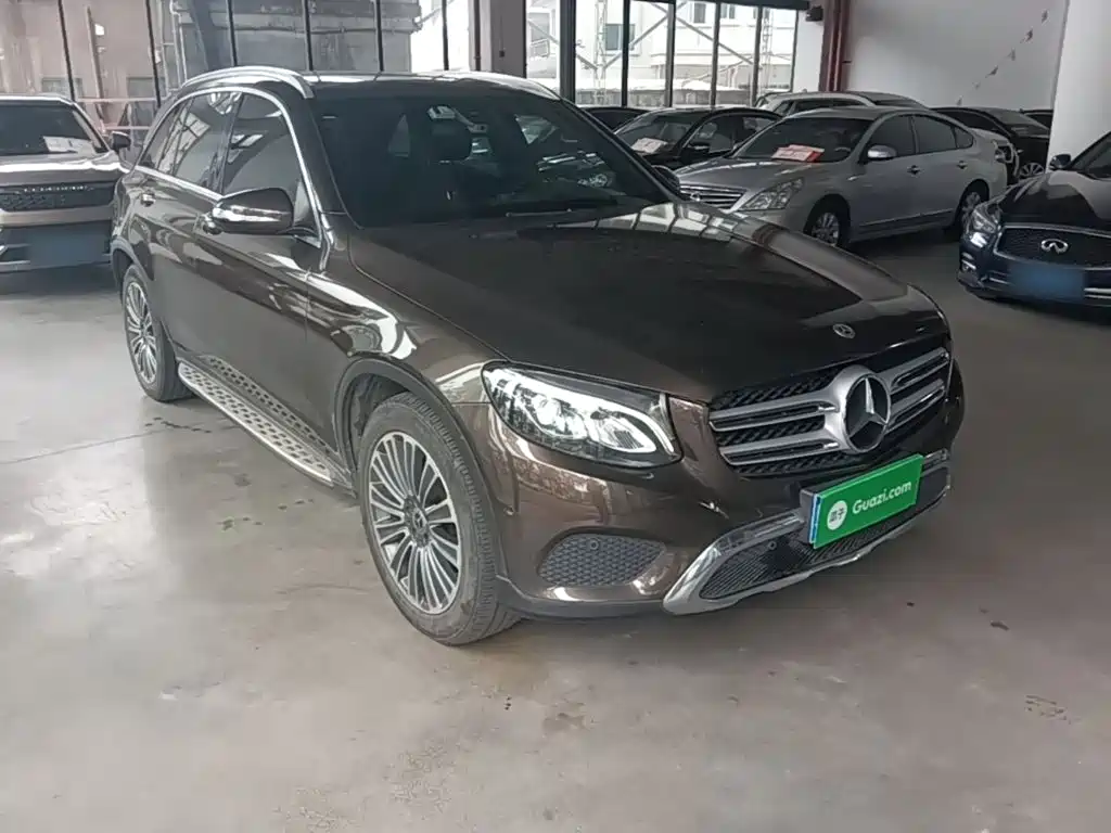 Photo 4 - Mercedes-Benz GLC