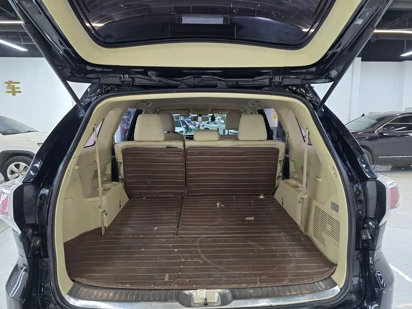 Toyota Highlander 2015 3.5L AWD Elite Edition 7-seater фото 6