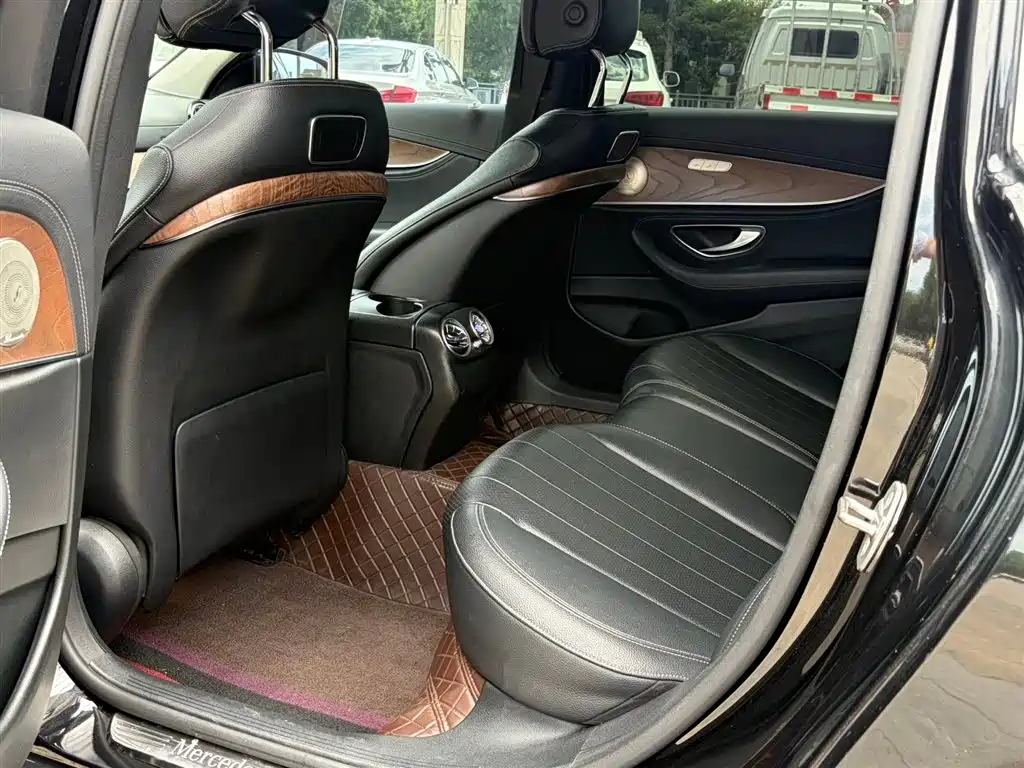 Mercedes-Benz E-Class 2016 E 300 L Fashion Type фото 8