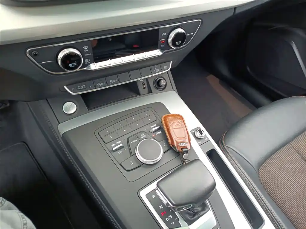 Audi Q5L 2020 40 TFSI Prestige Progressive фото 17