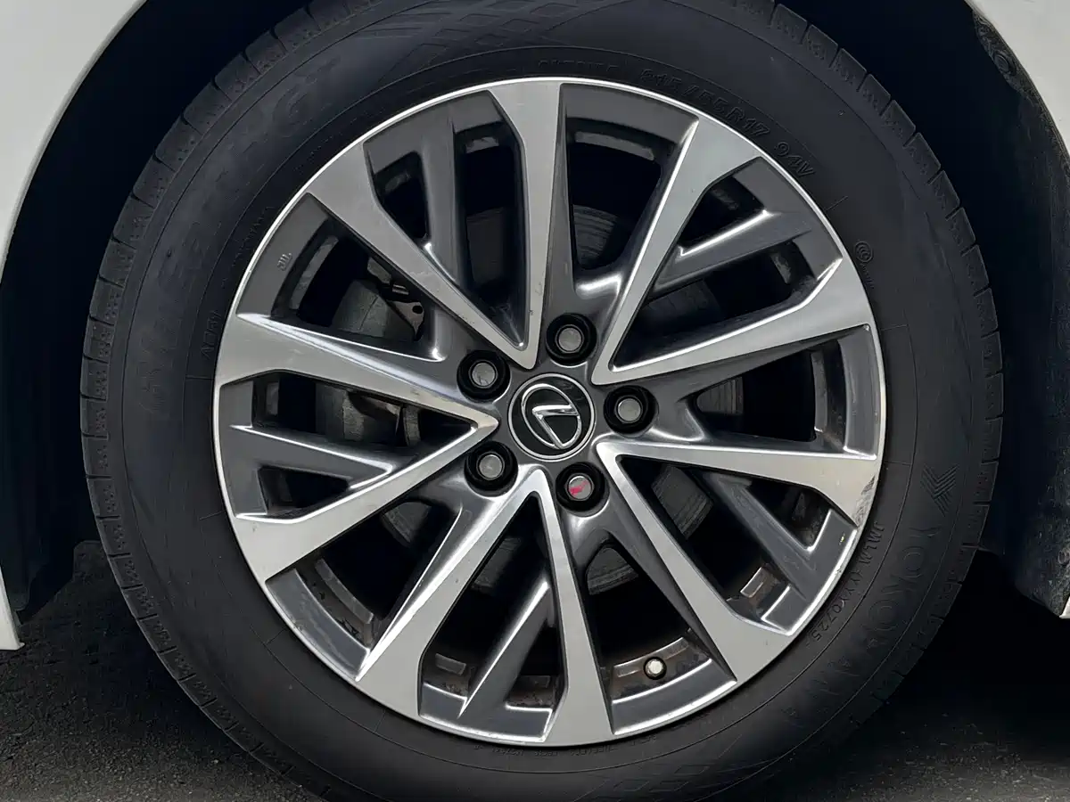 Lexus ES 2022 200 Excellence Edition фото 4