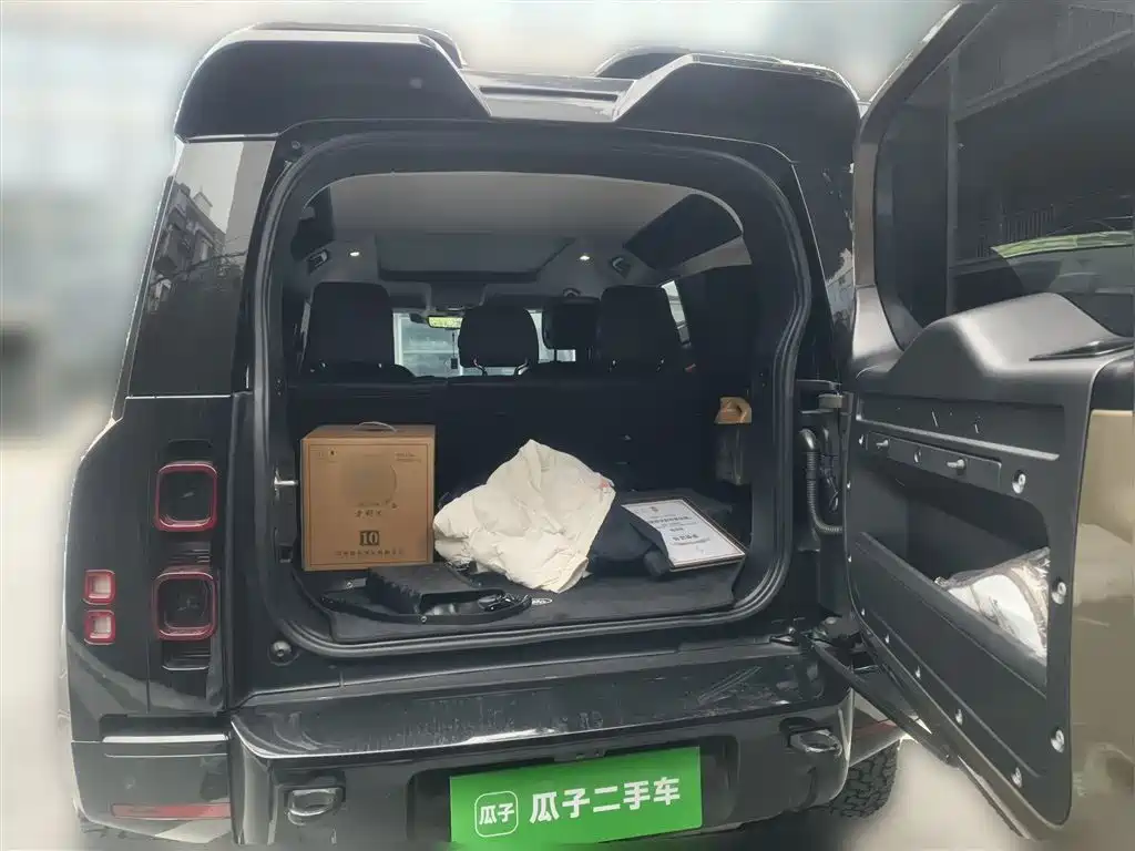 Land Rover Defender 2022 110 P400 X-DYNAMIC HSE фото 10
