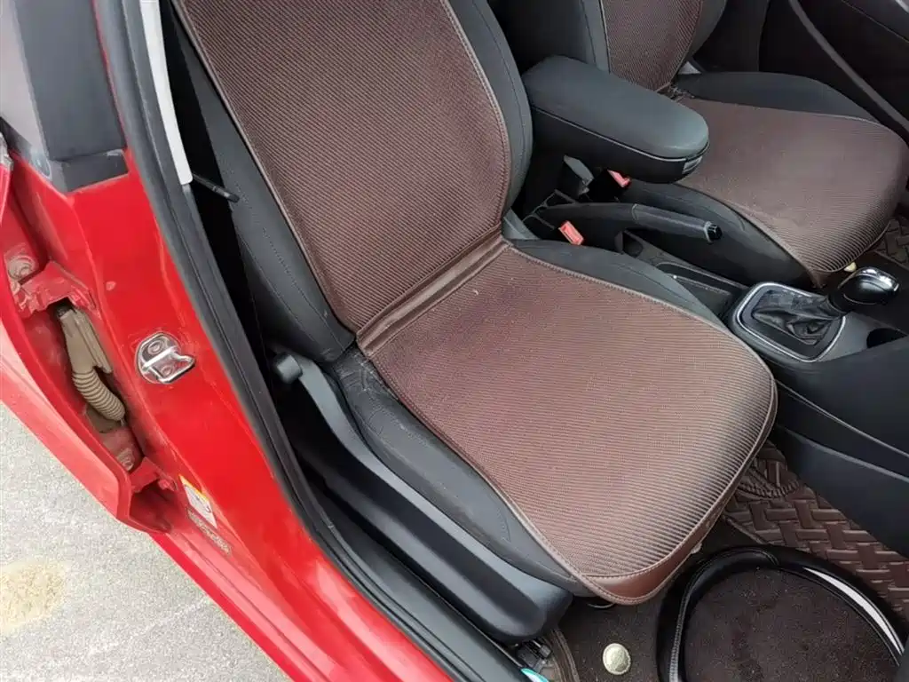 Volkswagen Polo 2014 1.6L Automatic Comfort Edition фото 25