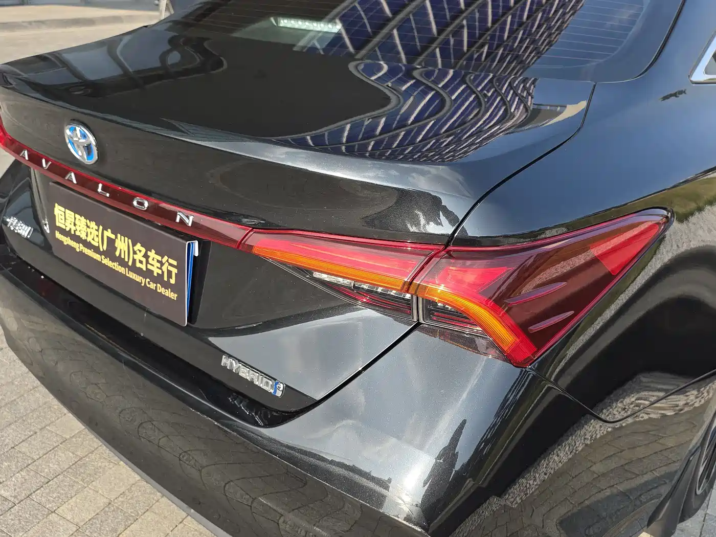 Toyota Avalon 2022 Hybrid 2.5L Luxury Edition фото 8