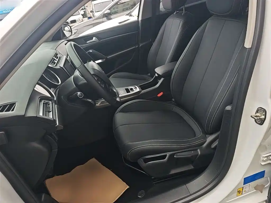 Peugeot 408 2016 1.6T Automatic Luxury Edition фото 15