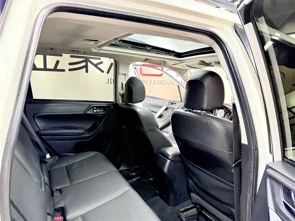 Subaru Forester 2014 2.5i Automatic Elite Edition фото 15