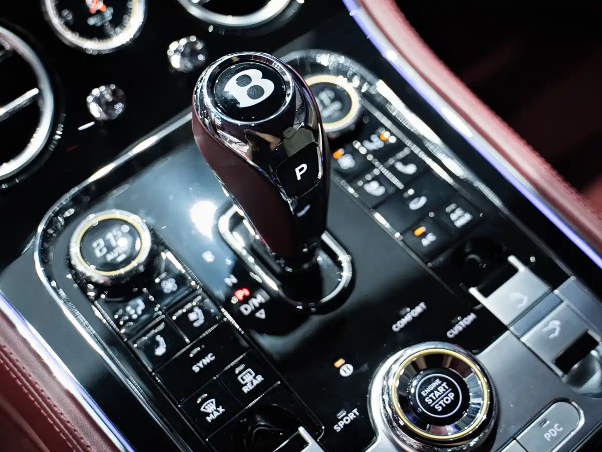 Bentley Continental 2024 4.0T GT V8 фото 29