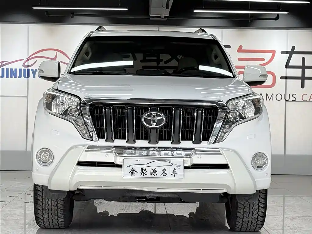 Toyota Prado 2014 4.0L Automatic TX-L фото 2