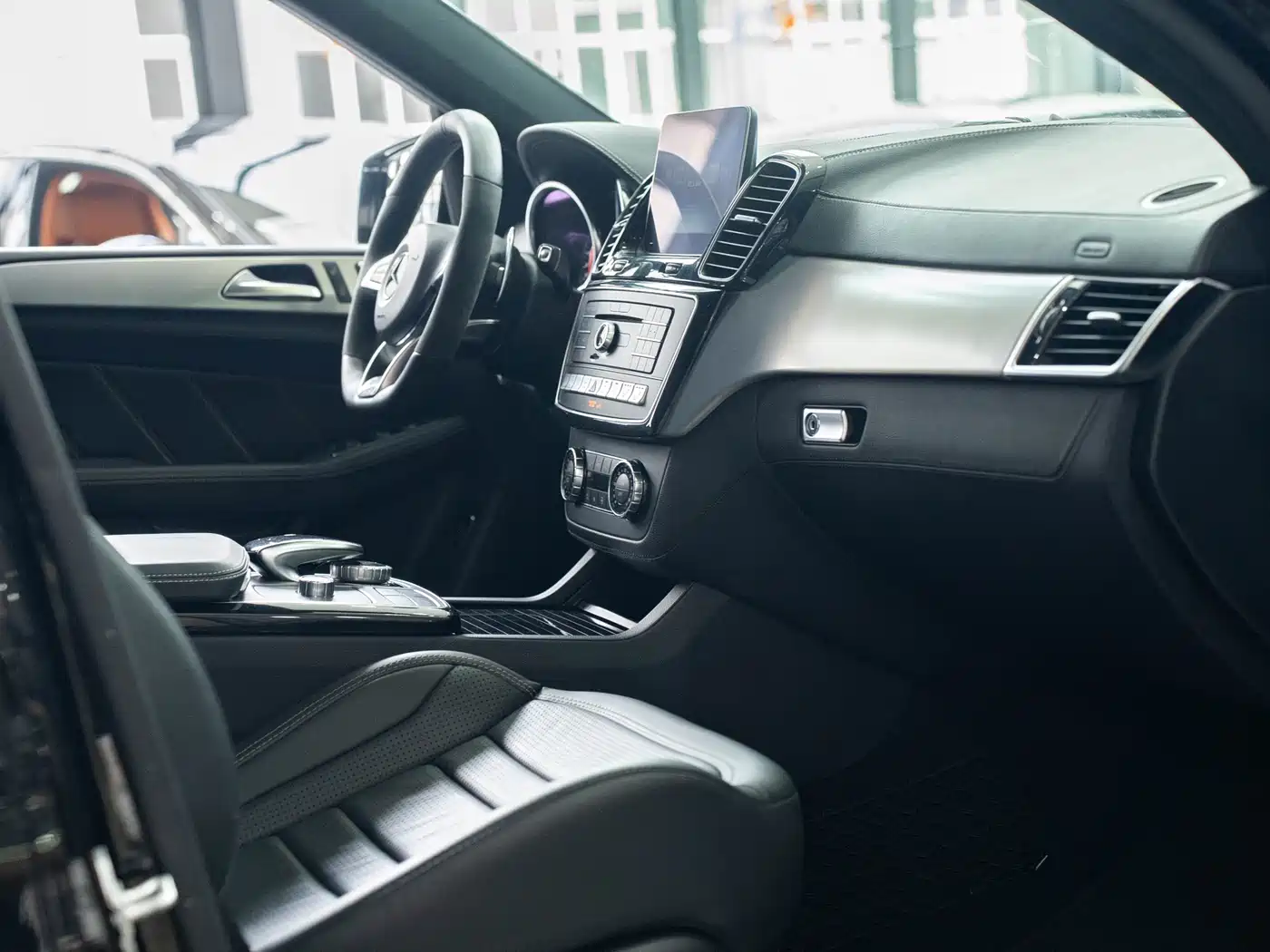 Mercedes-Benz GLE AMG 2015 AMG GLE 63 4MATIC фото 30