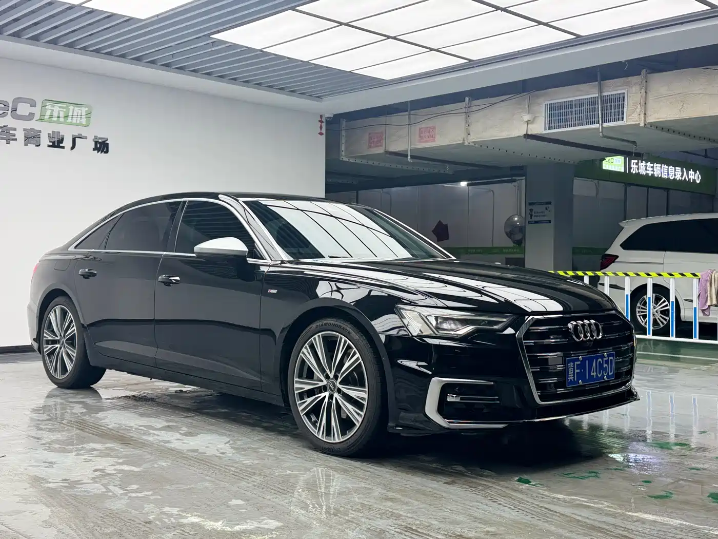 Audi A6L 2021 45 TFSI quattro Premium Elegance фото 3