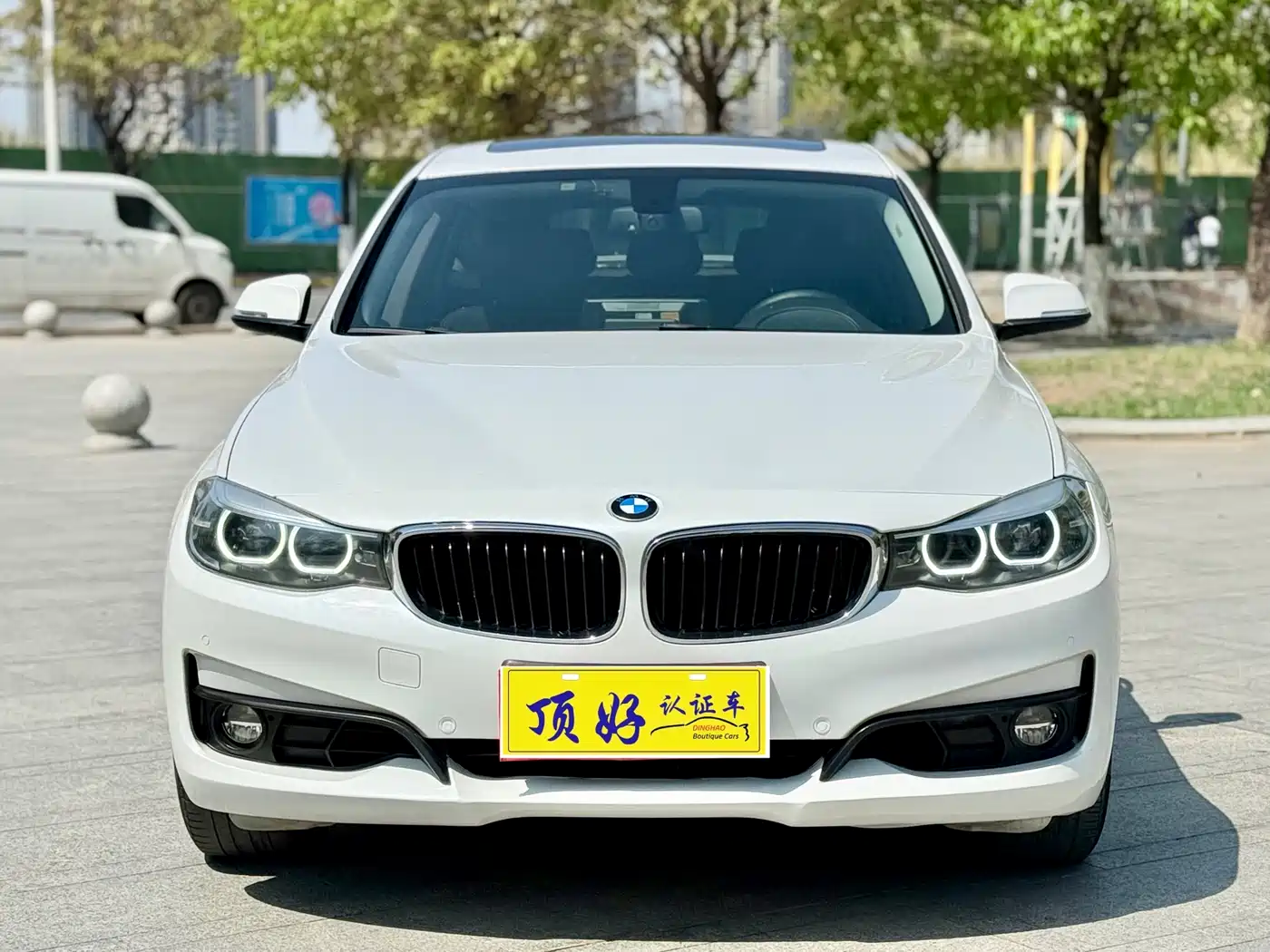 BMW 3 Series GT 2018 320i Fashion фото 2
