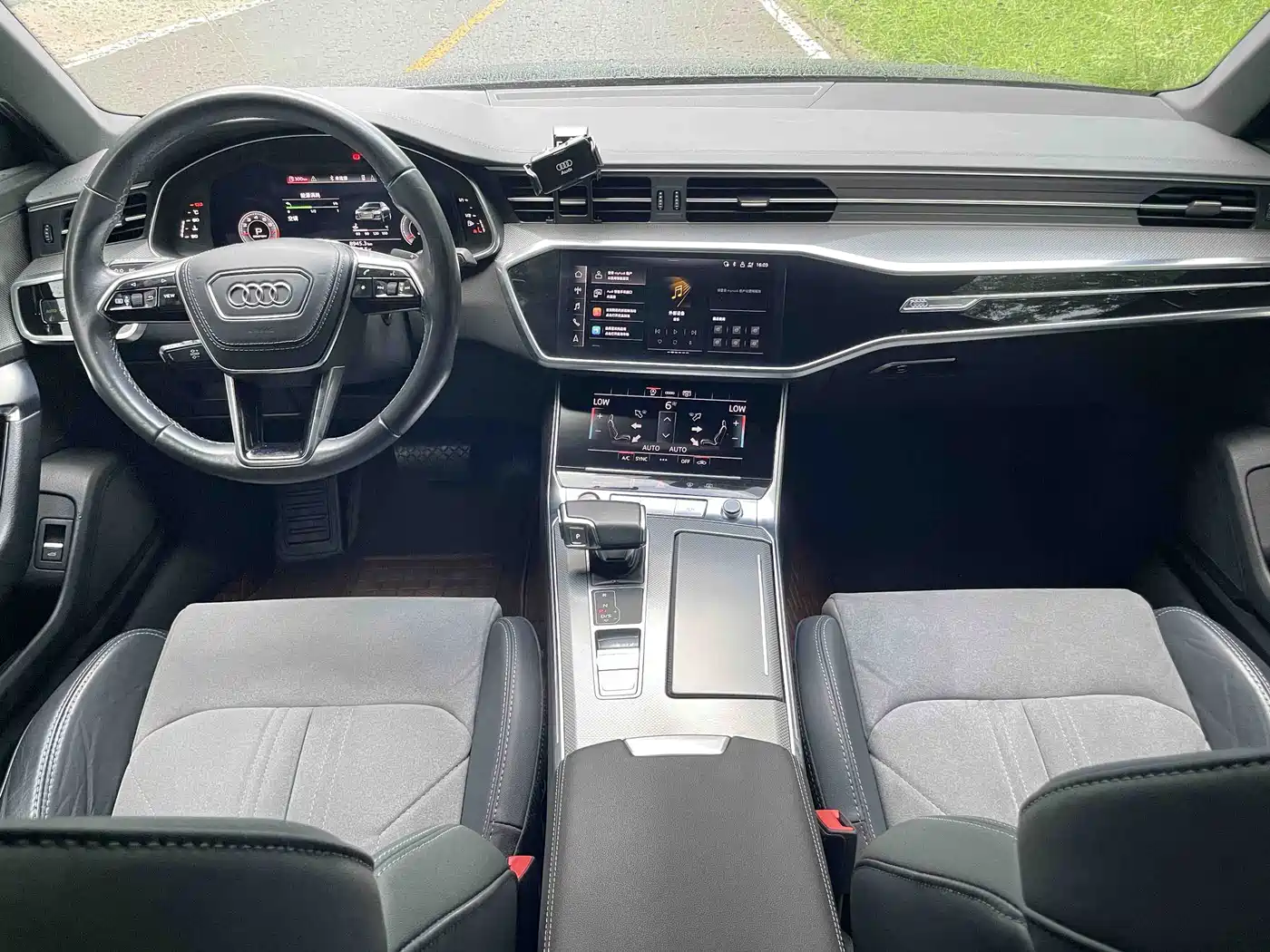 Фото 14 - Audi A6L