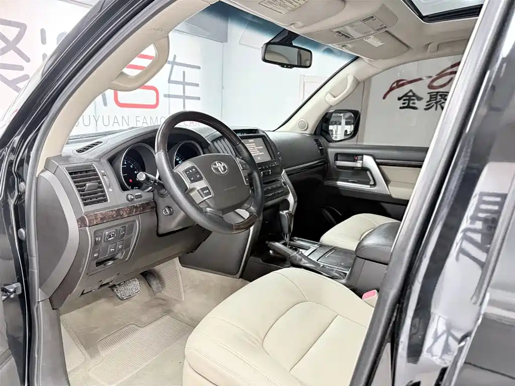 Toyota Land Cruiser 2007 4.7L Automatic GX-R фото 8