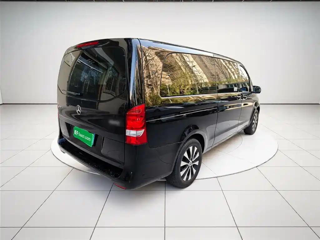 Mercedes-Benz Vito 2023 2.0T Business 7-Seater фото 5
