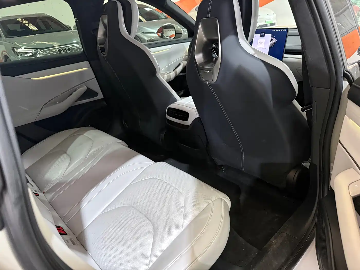 Xiaomi Auto Xiaomi SU7 2024 AWD Extended Range Advanced Smart Driving Max Edition фото 6