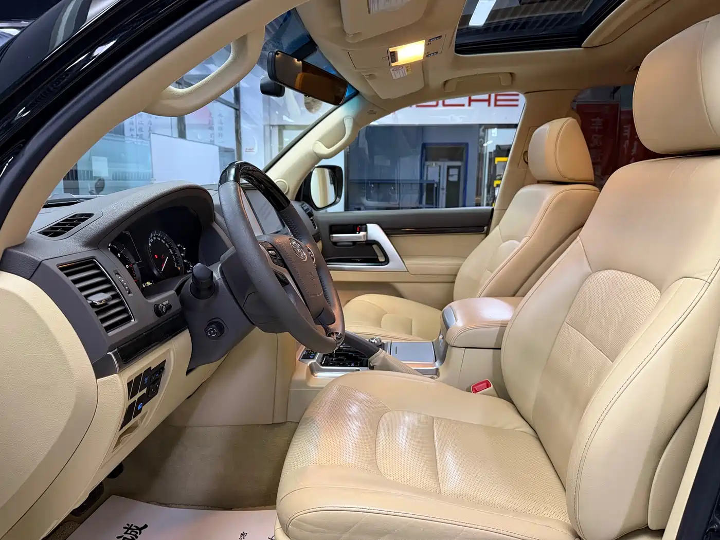 Toyota Land Cruiser 2016 4.0L Automatic VX-R фото 22