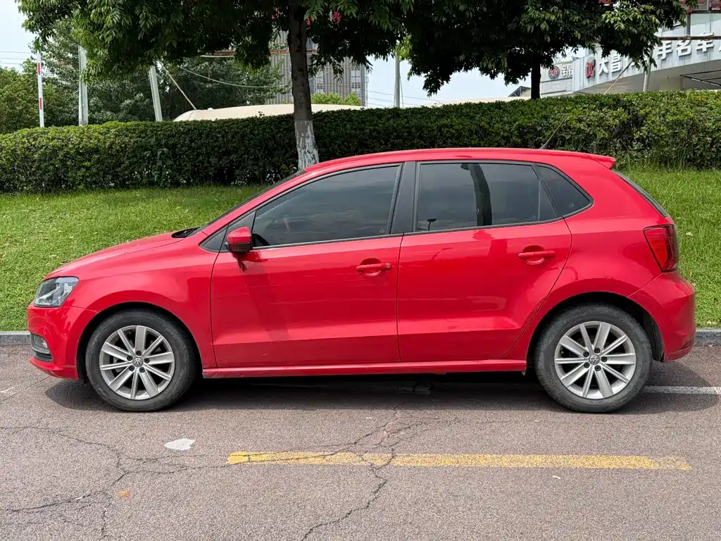 Фото 3 - Volkswagen Polo