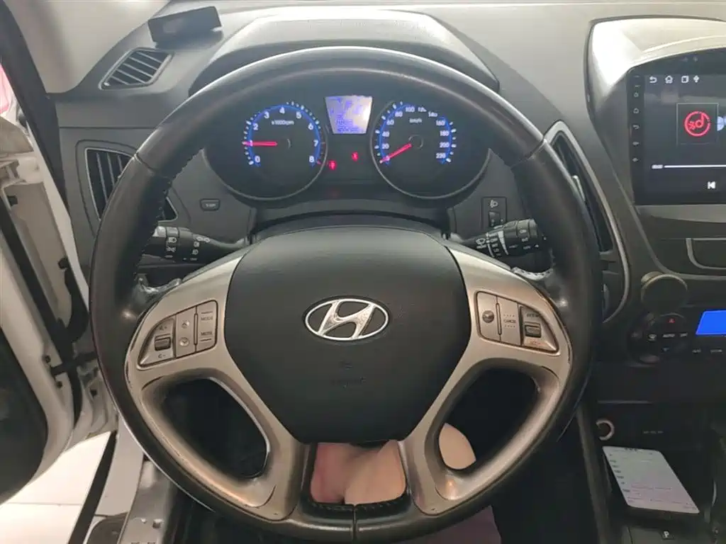 Hyundai Beijing Hyundai ix35 2015 2.0L Automatic 2WD Smart Type China IV фото 11