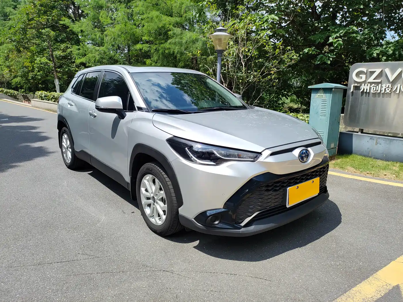 Toyota Frontlander 2023 2.0L Smart Hybrid Dual Engine Leading Edition фото 2