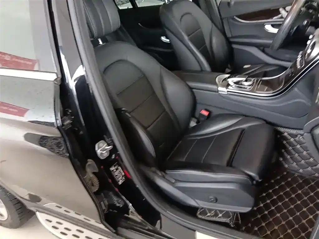 Mercedes-Benz GLC 2017 GLC 260 4MATIC Luxury фото 25