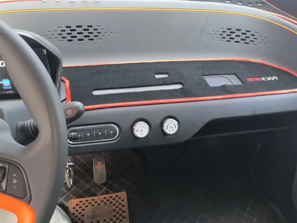BAOJUN E100