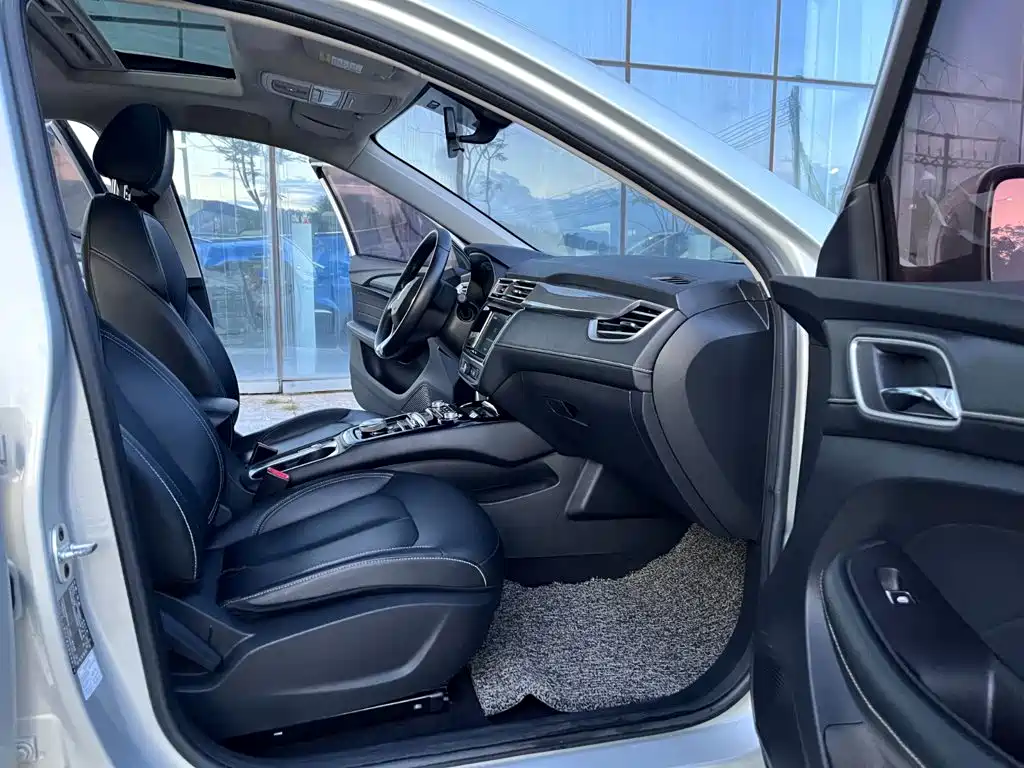 Фото 9 - Roewe Ei5