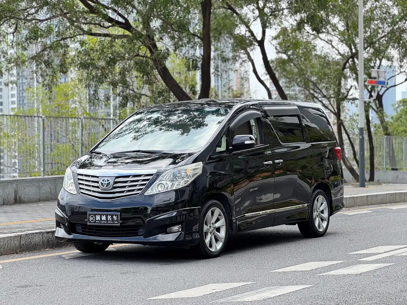 Toyota Alphard 2011 3.5L Luxury Edition