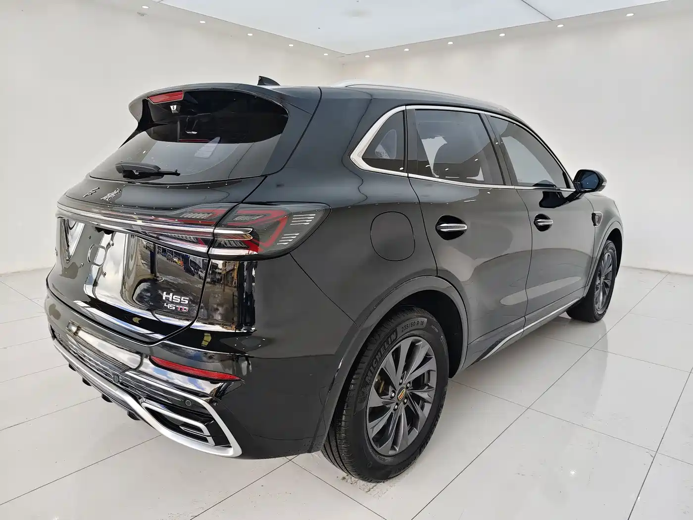 Фото 10 - Hongqi HS5