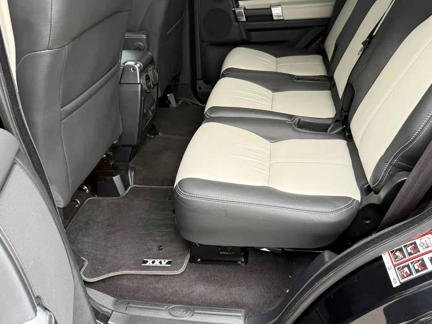 Land Rover Discovery 2014 3.0 SC V6 XXV Edition фото 17