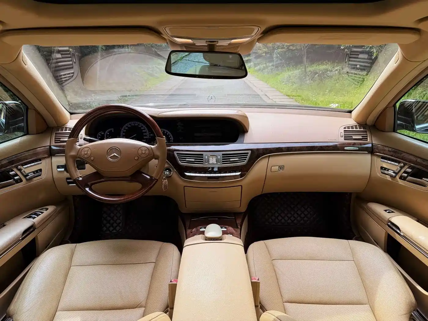 Mercedes-Benz S-Class 2012 S 350 L Grand Edition фото 8