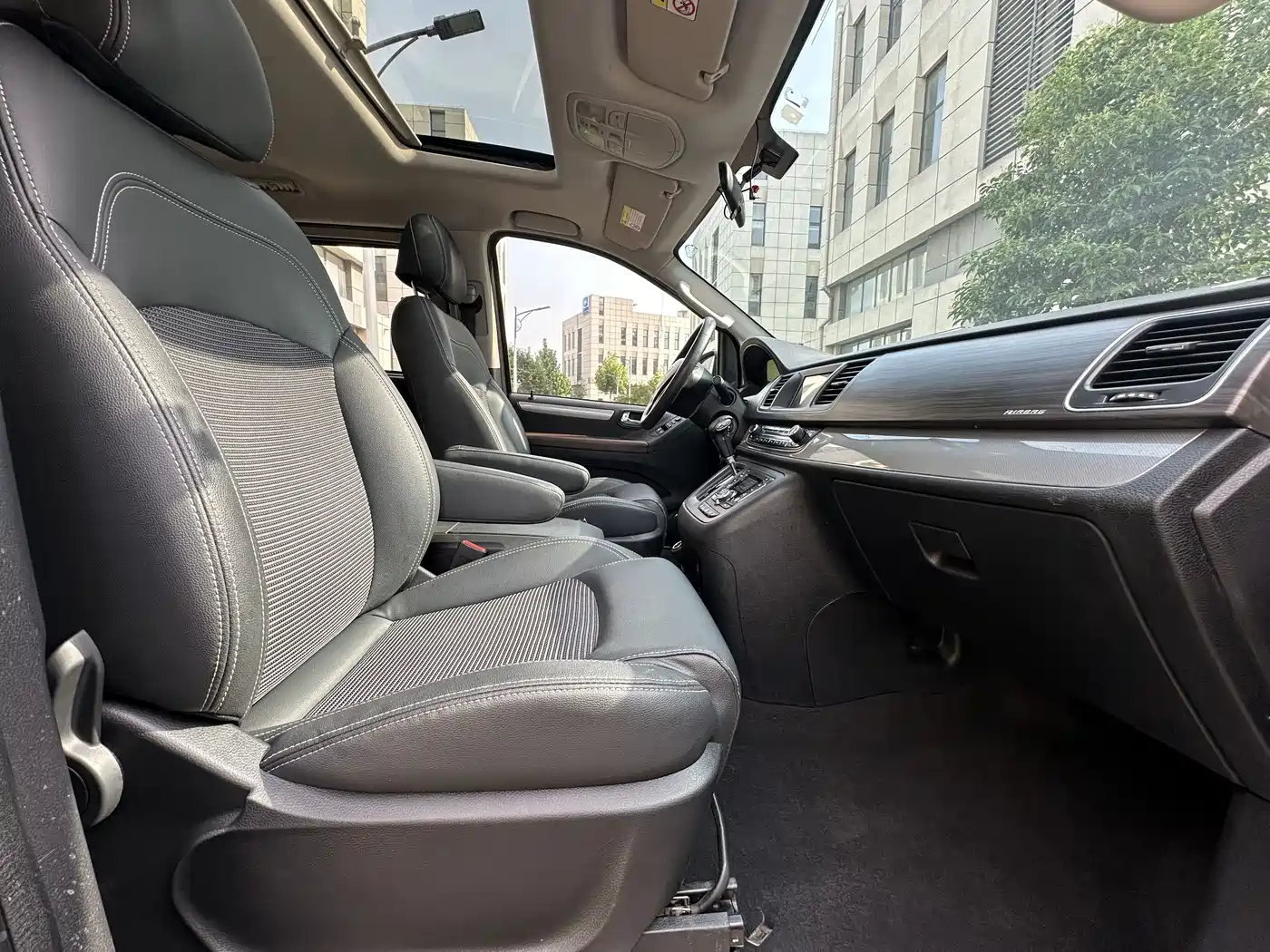 SAIC Maxus Maxus G10 2018 PLUS 2.0T Automatic Elite Edition фото 13