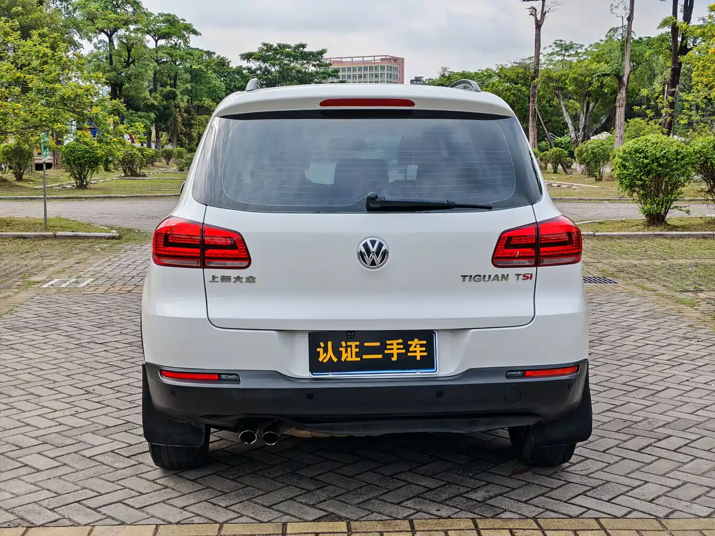 Volkswagen Tiguan 2015 1.8TSI Automatic 2WD Trendline фото 5