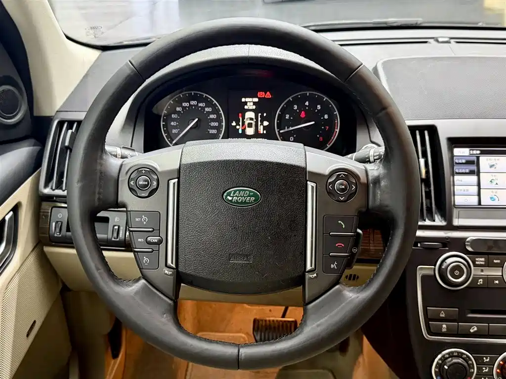 Land Rover Freelander 2 2013 2.0T Si4 SE Petrol Version фото 9