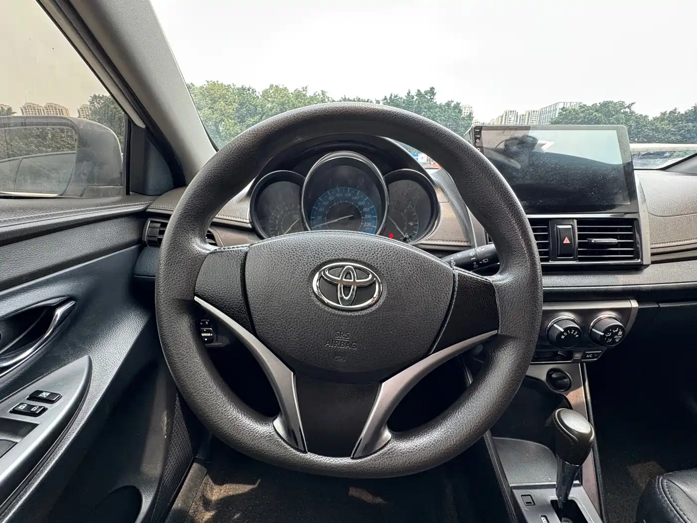 Toyota YARiS L Zhi Xuan 2015 1.5E Auto Charming Edition фото 8