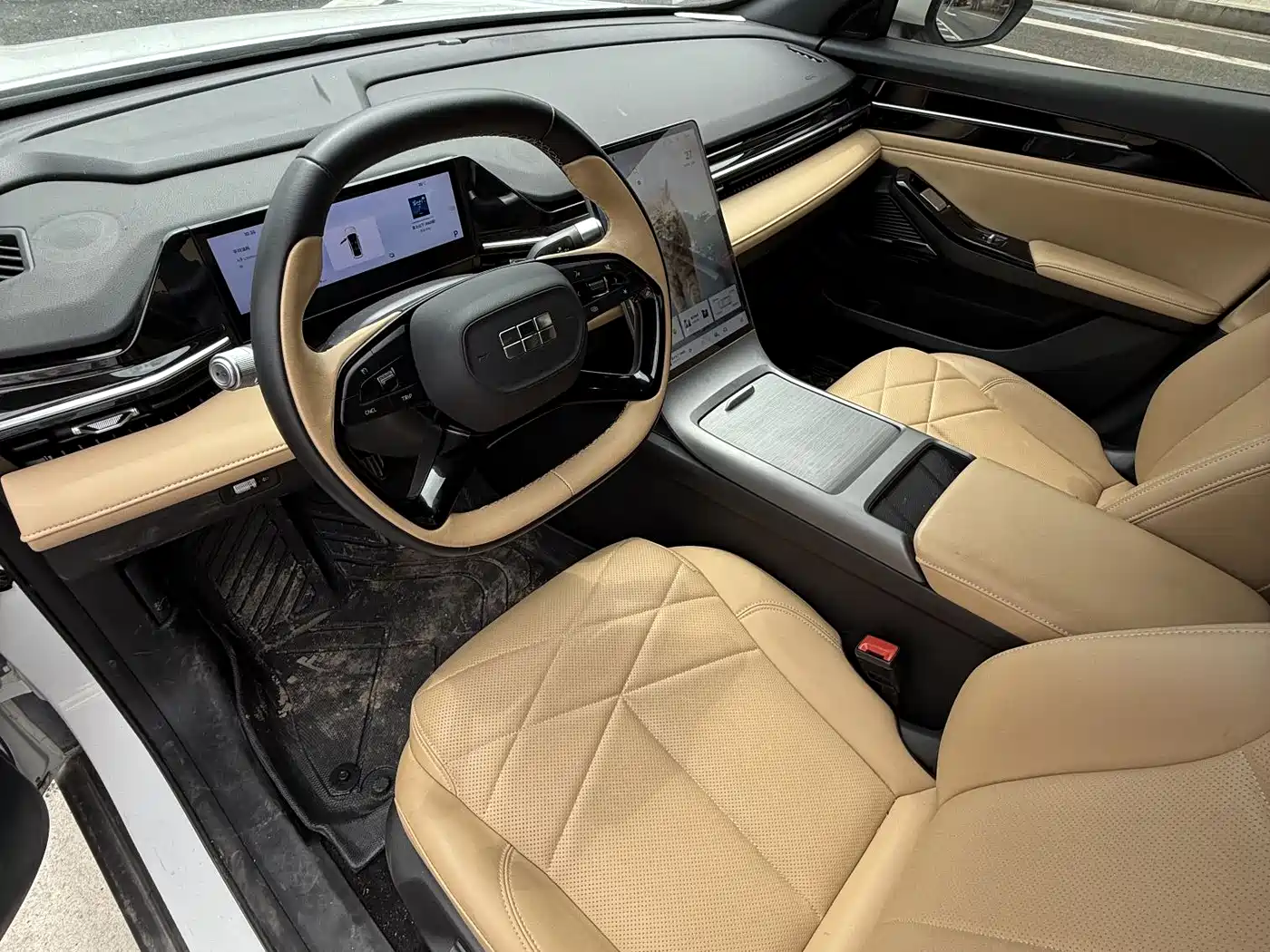 Geely Galaxy Galaxy L6 2024 60km PLUS Soaring Dragon Edition фото 8