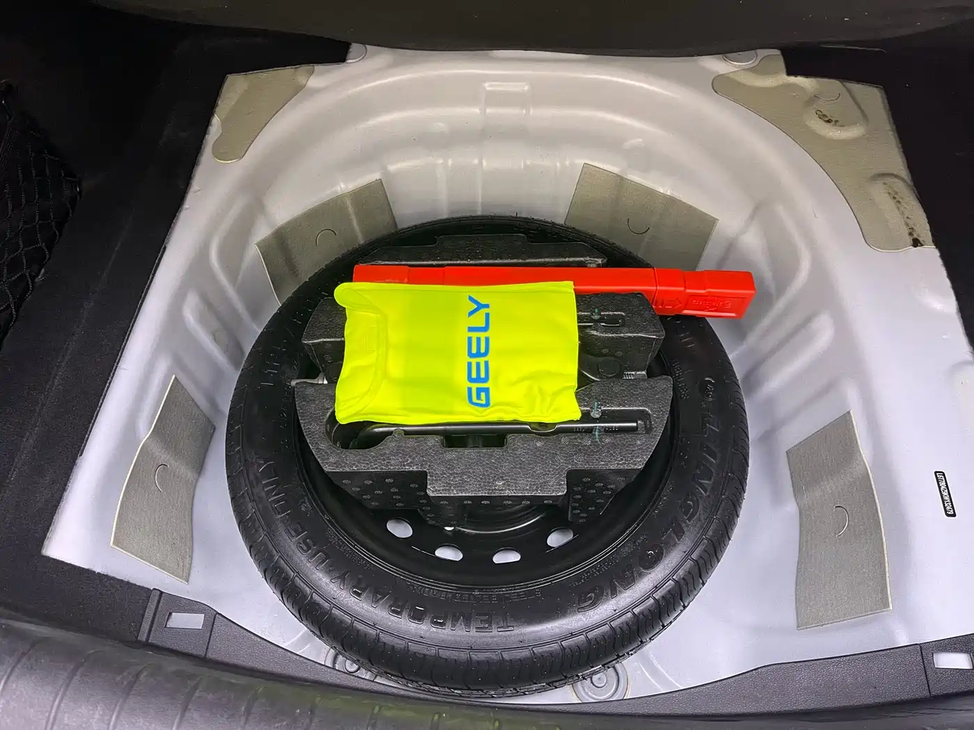 GEELY AUTOMOBILE BINRUI