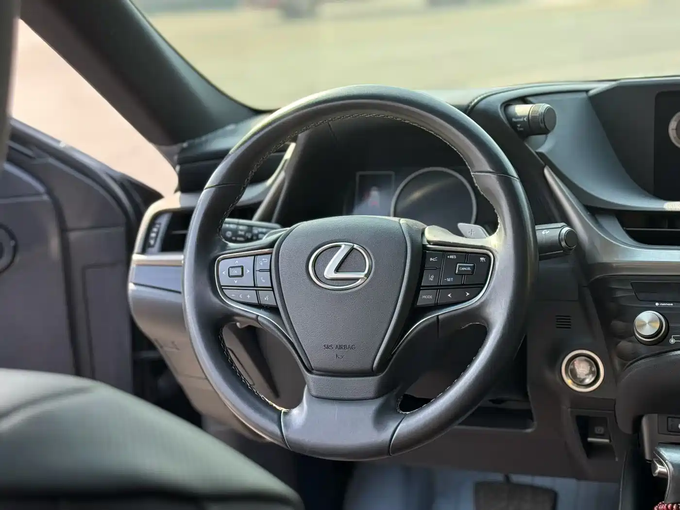 Lexus ES 2020 200 Excellence фото 7