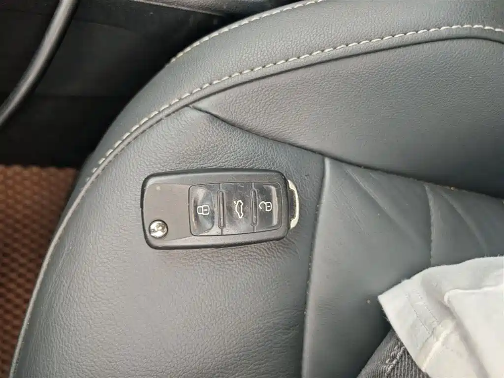 Volkswagen Lavida 2017 1.6L Automatic Comfort Edition фото 9