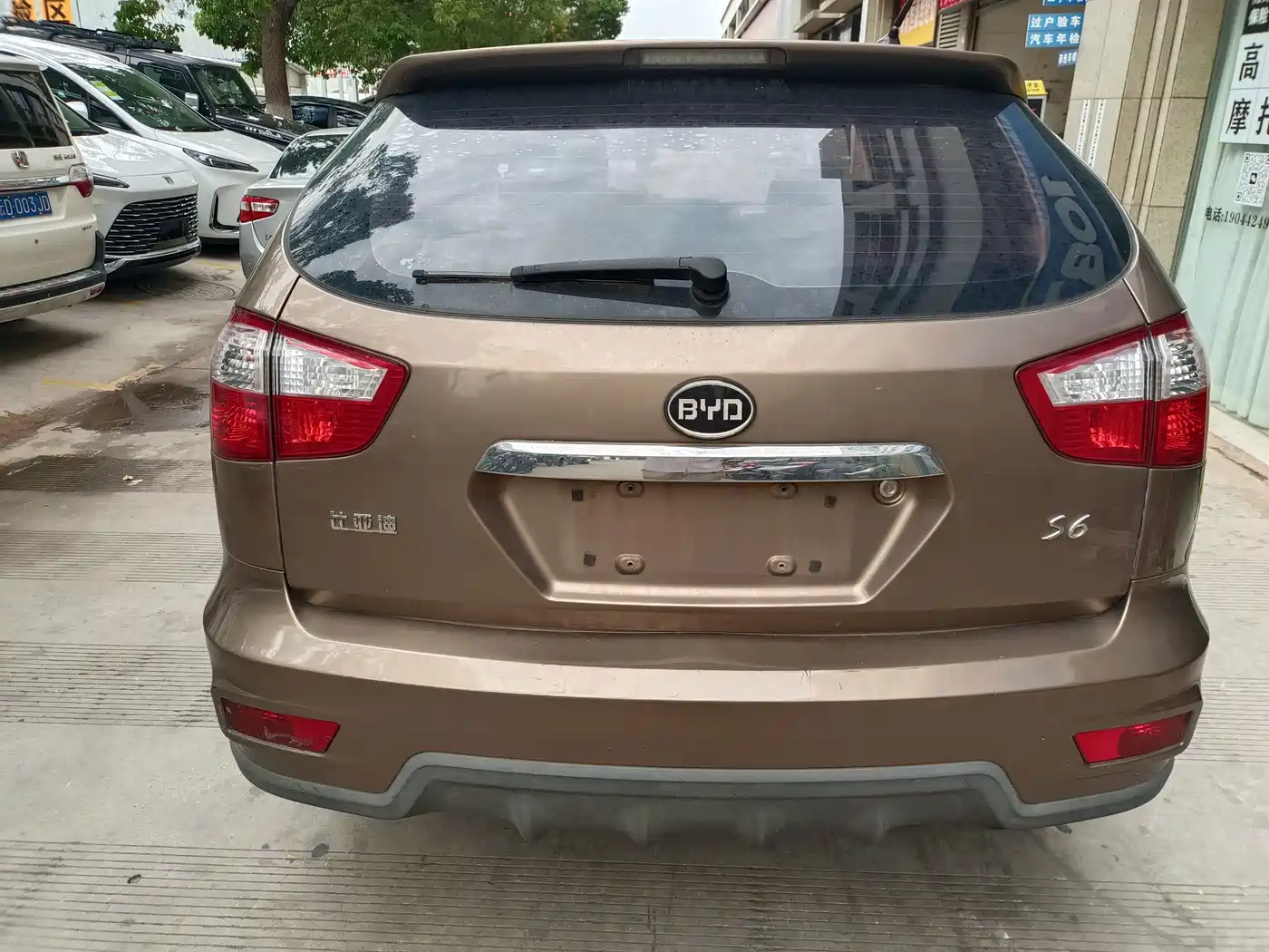 BYD S6 2016 2014 Model 2.0L Manual Luxury 7-Seater