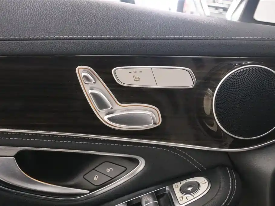 Mercedes-Benz GLC 2018 GLC 260 4MATIC Luxury фото 11